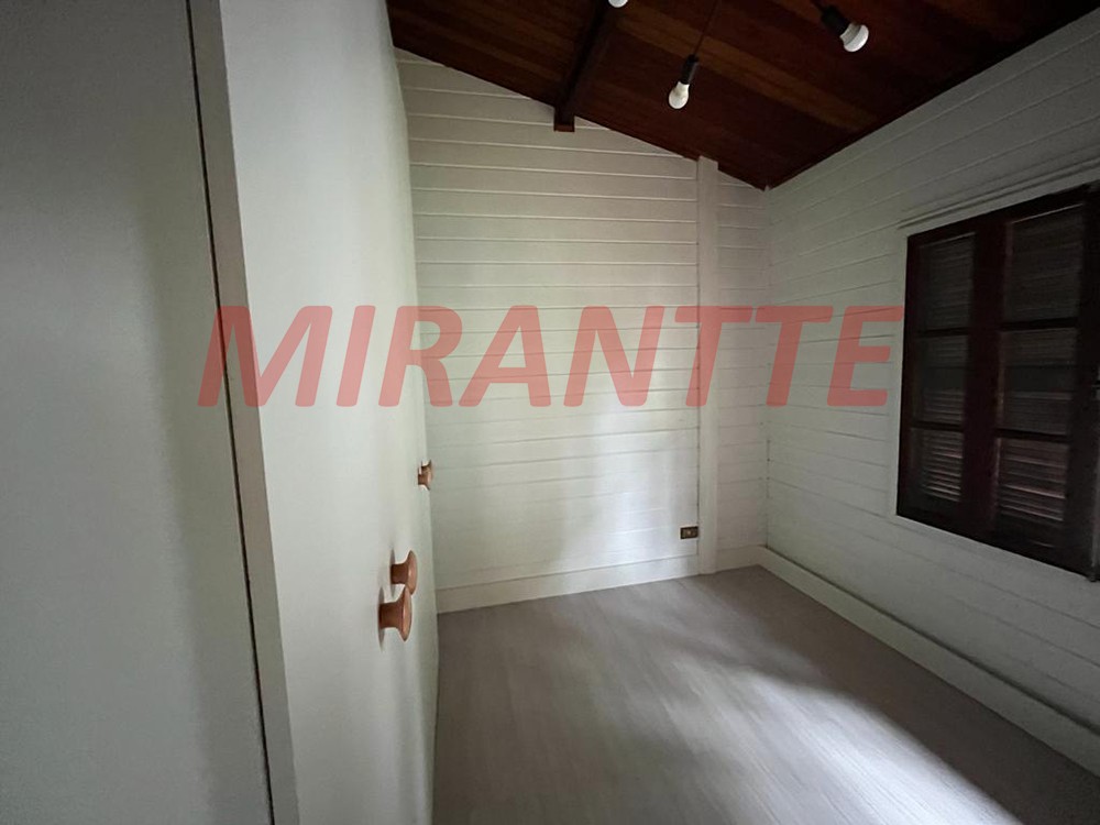 Casa terrea de 196m² com 3 quartos em Serra Da Cantareira