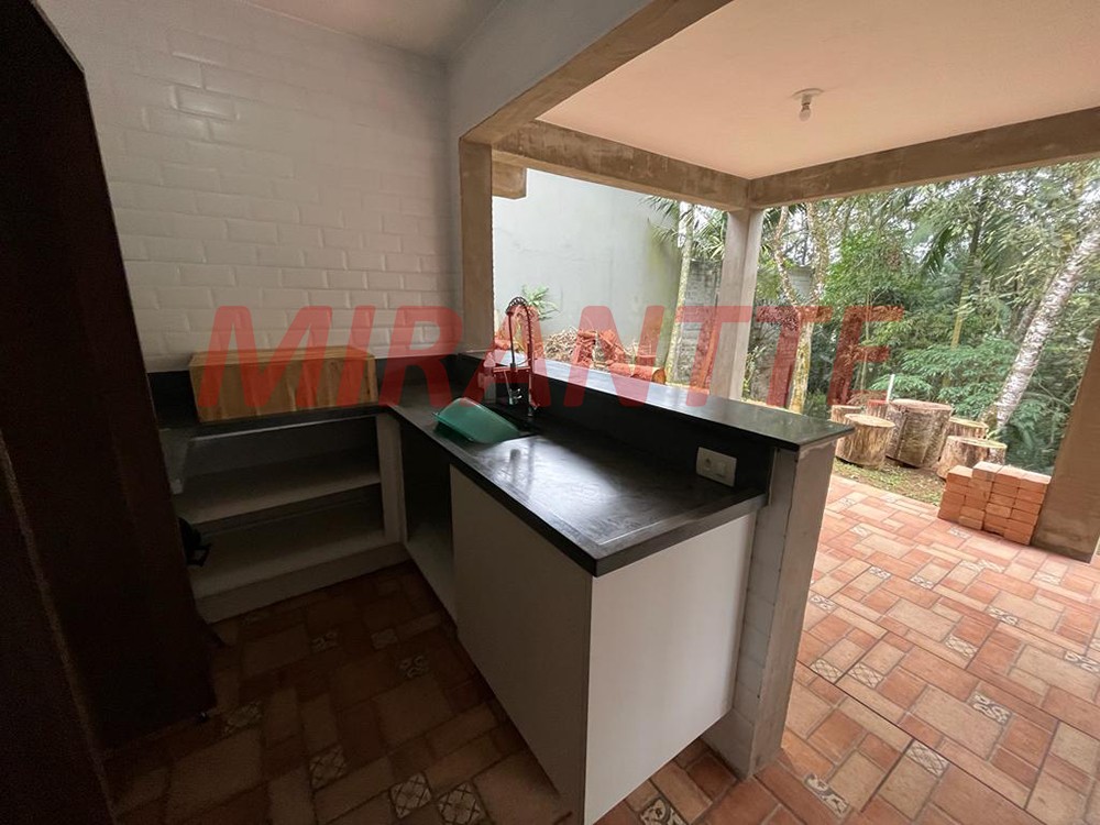Casa terrea de 196m² com 3 quartos em Serra Da Cantareira