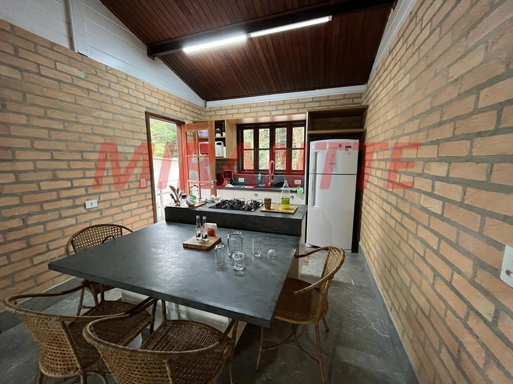 Casa terrea de 196m² com 3 quartos em Serra Da Cantareira
