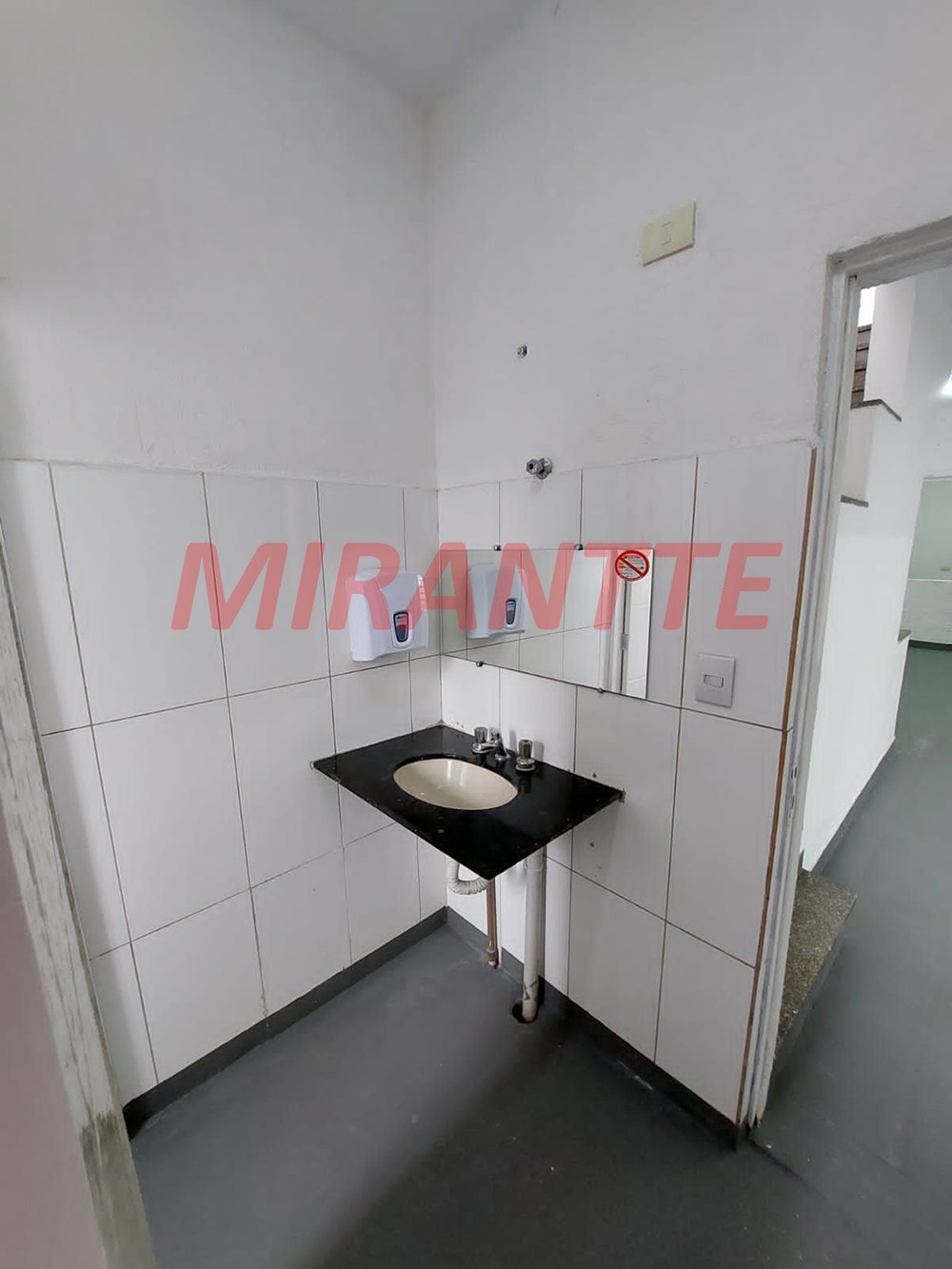 Comercial de 210m² em Santana