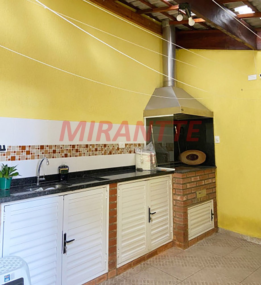 Sobrado de 228m² com 3 quartos em Jardim Santa Clara