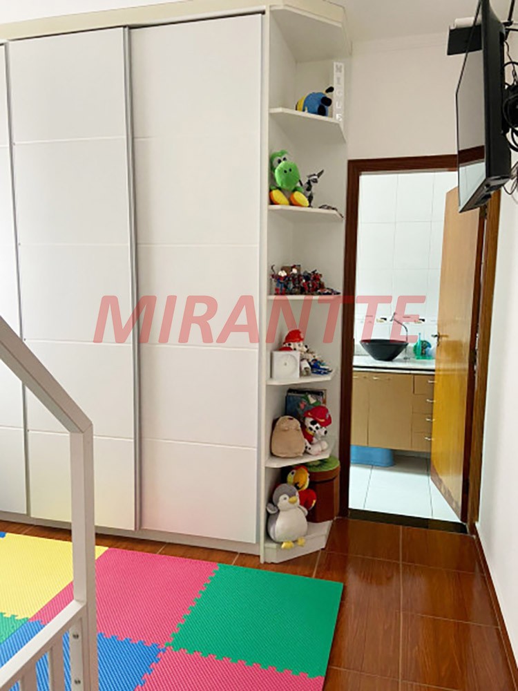 Sobrado de 228m² com 3 quartos em Jardim Santa Clara