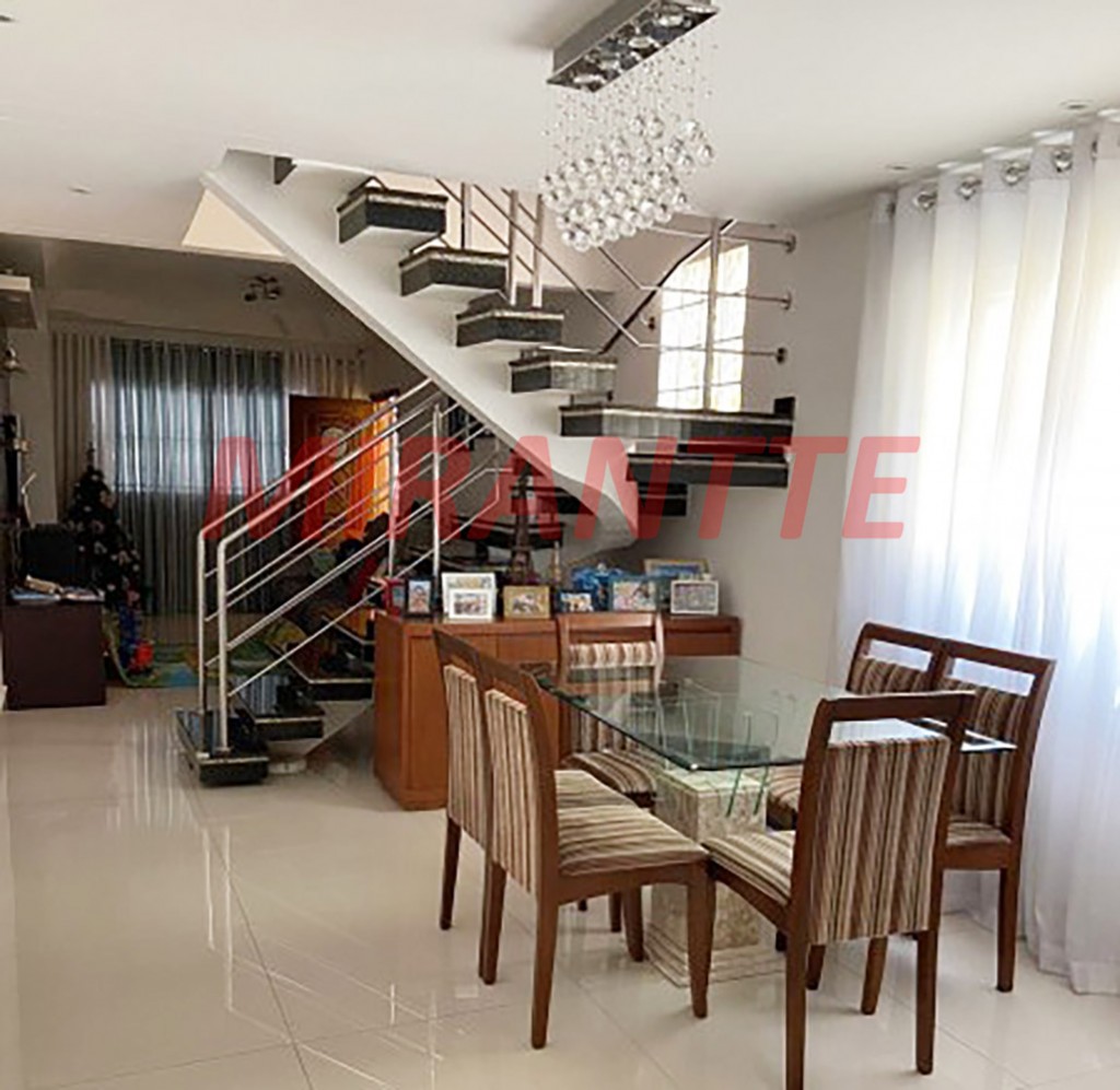 Sobrado de 228m² com 3 quartos em Jardim Santa Clara
