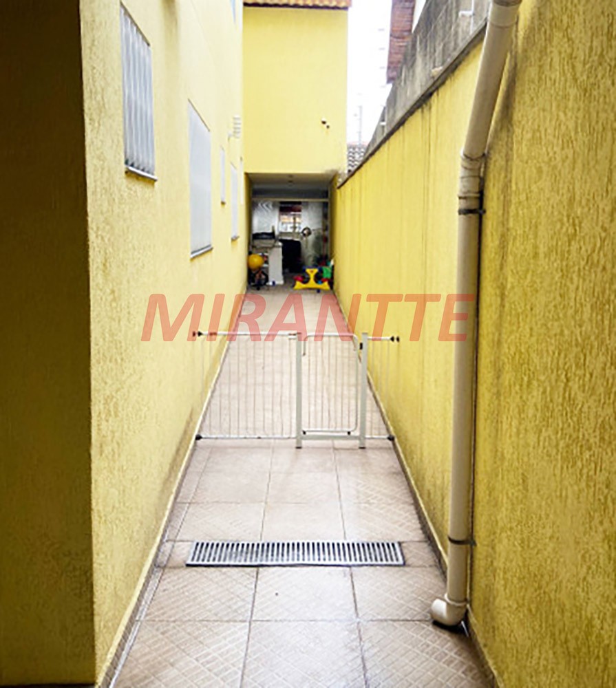 Sobrado de 228m² com 3 quartos em Jardim Santa Clara