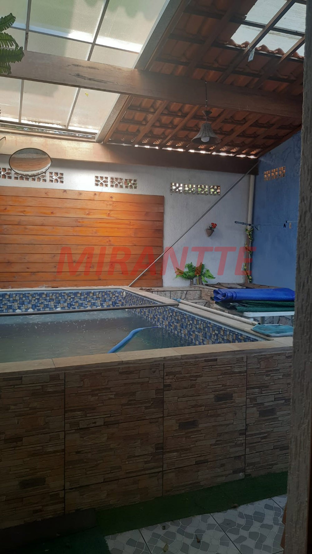 Sobrado de 88m² com 4 quartos em Jardim Virginia Bianca