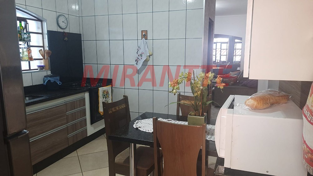 Sobrado de 88m² com 4 quartos em Jardim Virginia Bianca