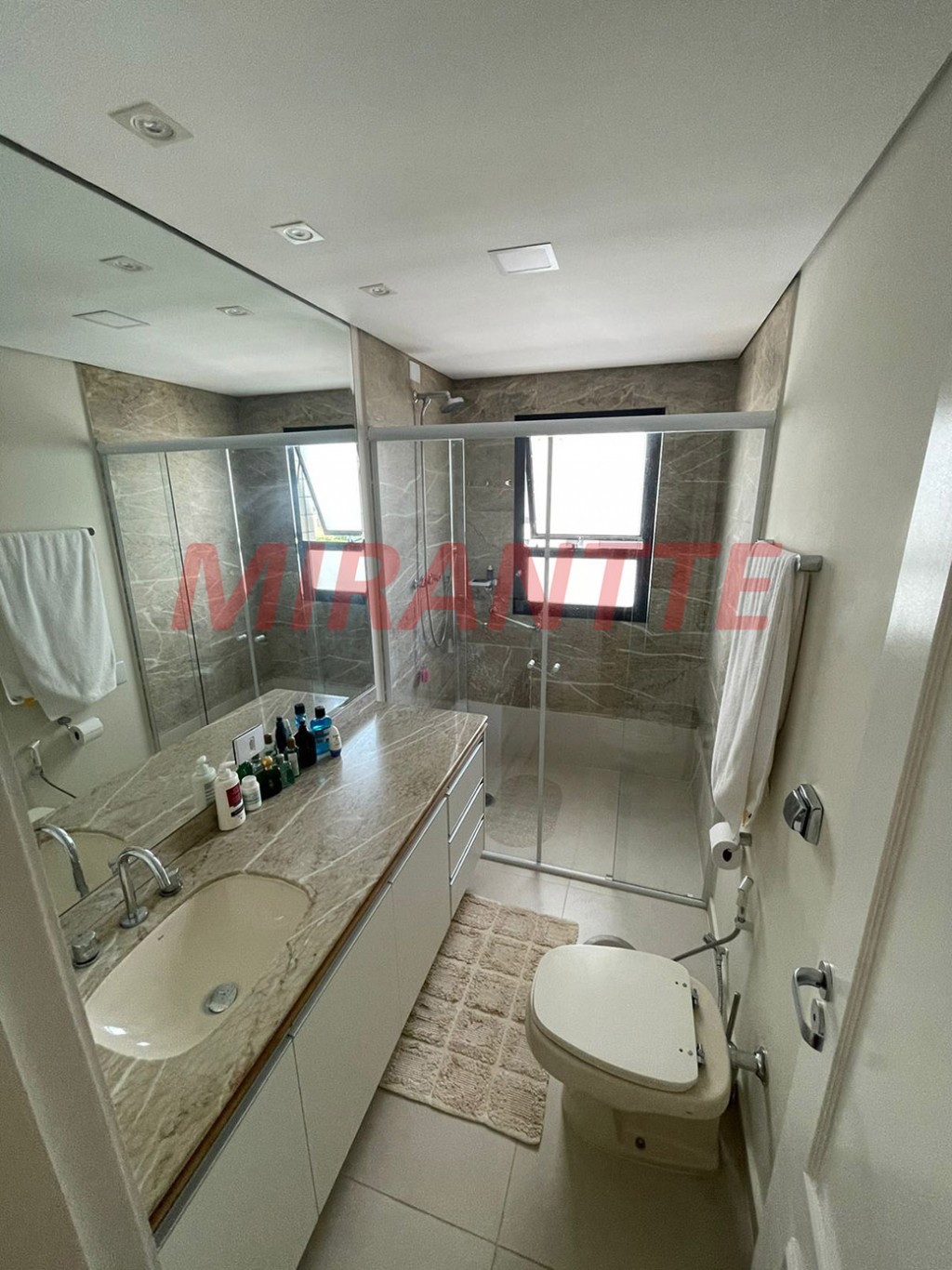 Apartamento de 180m² com 3 quartos em Indianópolis