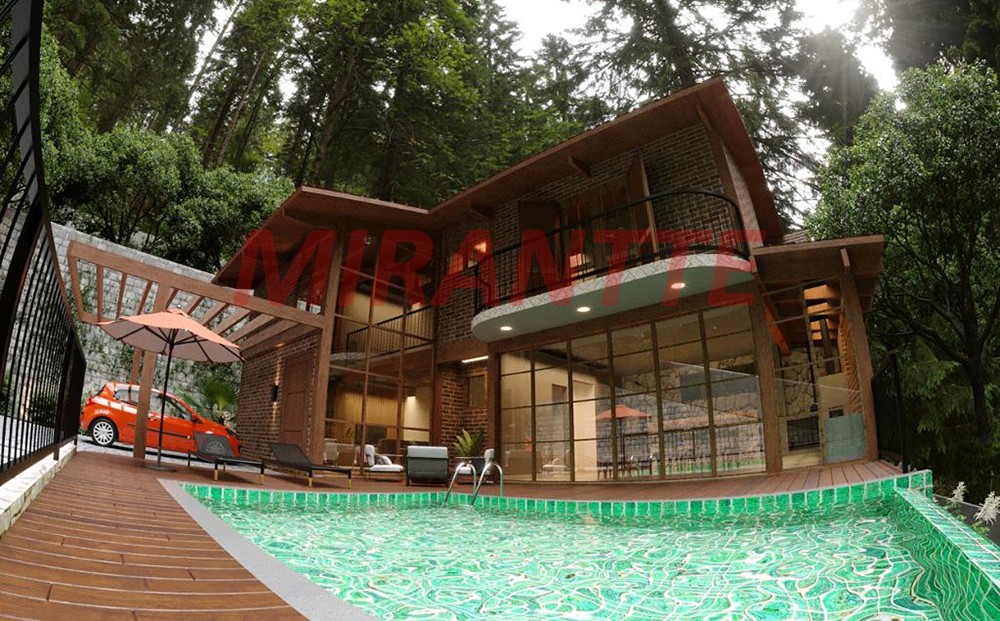Terreno de 1281m² em Serra da Cantareira