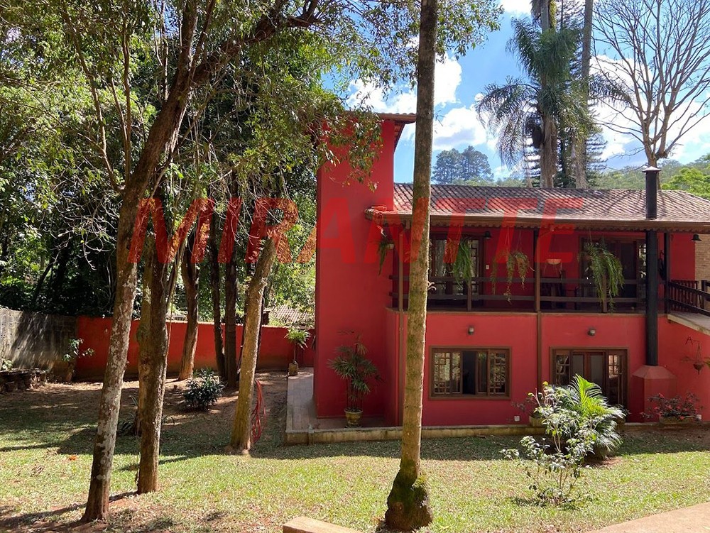 Sobrado de 500m² com 5 quartos em Serra da Cantareira