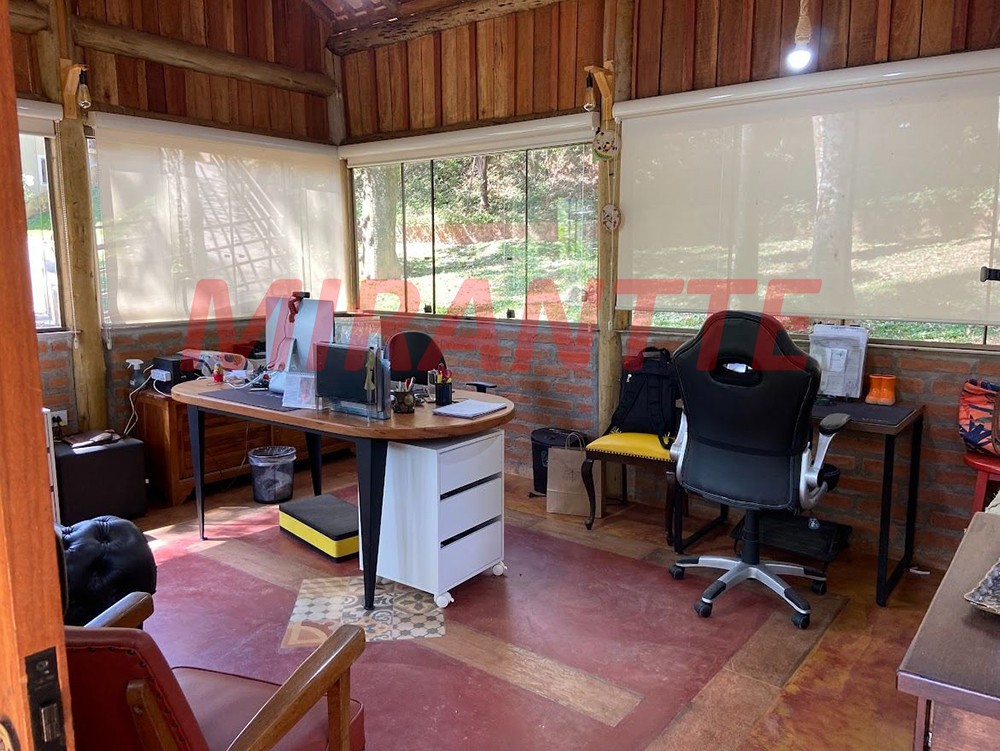 Sobrado de 500m² com 5 quartos em Serra da Cantareira