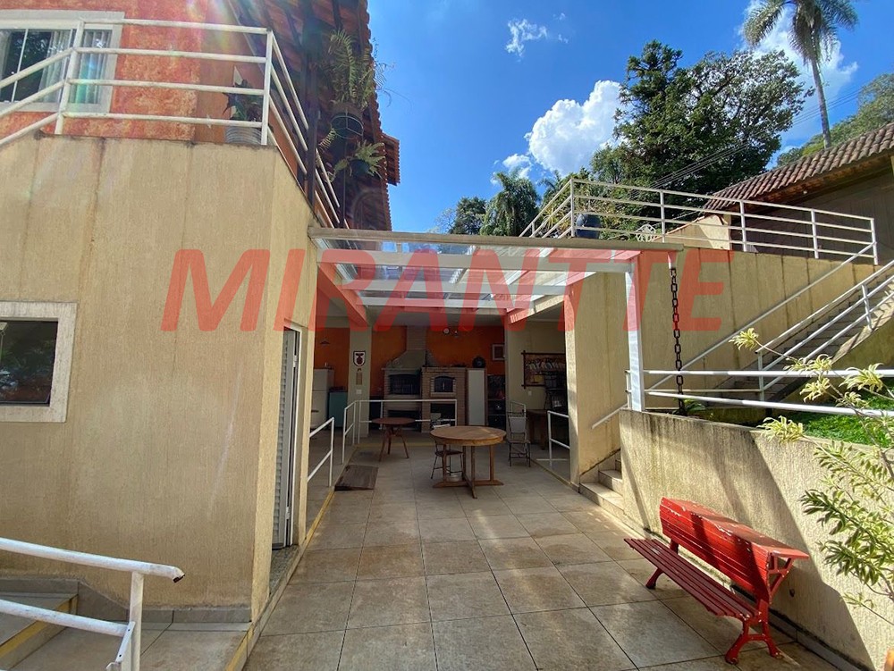Sobrado de 500m² com 5 quartos em Serra da Cantareira
