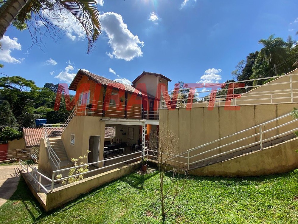 Sobrado de 500m² com 5 quartos em Serra da Cantareira