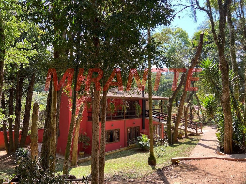 Sobrado de 500m² com 5 quartos em Serra da Cantareira