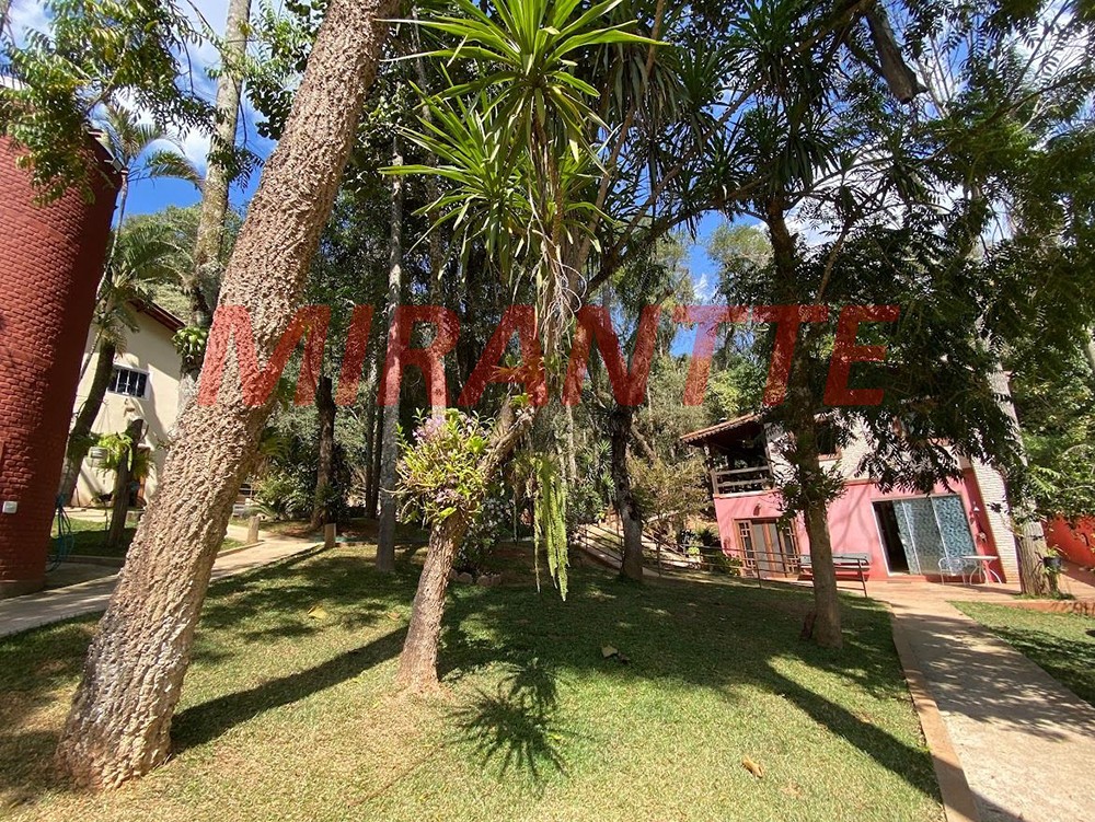 Sobrado de 500m² com 5 quartos em Serra da Cantareira