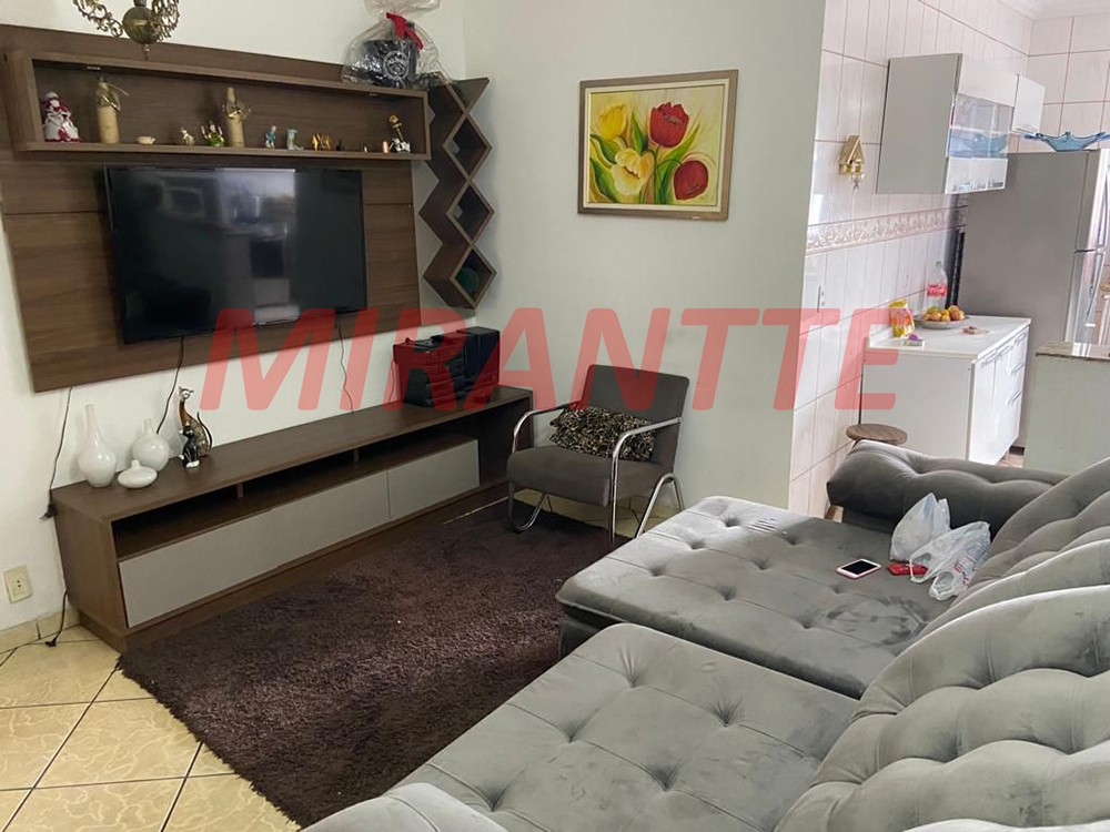 Sobrado de 68m² com 4 quartos em Vila Nova Galvão