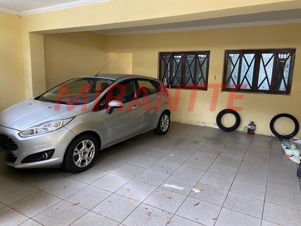 Sobrado de 68m² com 4 quartos em Vila Nova Galvão