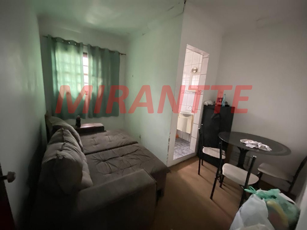 Sobrado de 68m² com 4 quartos em Vila Nova Galvão