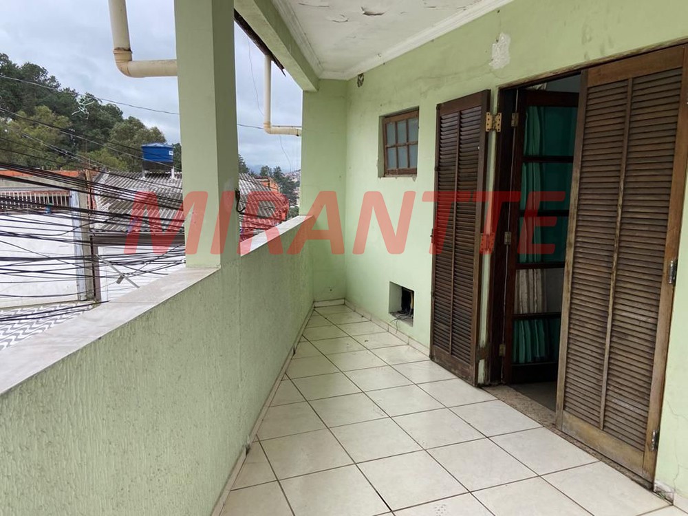Sobrado de 68m² com 4 quartos em Vila Nova Galvão