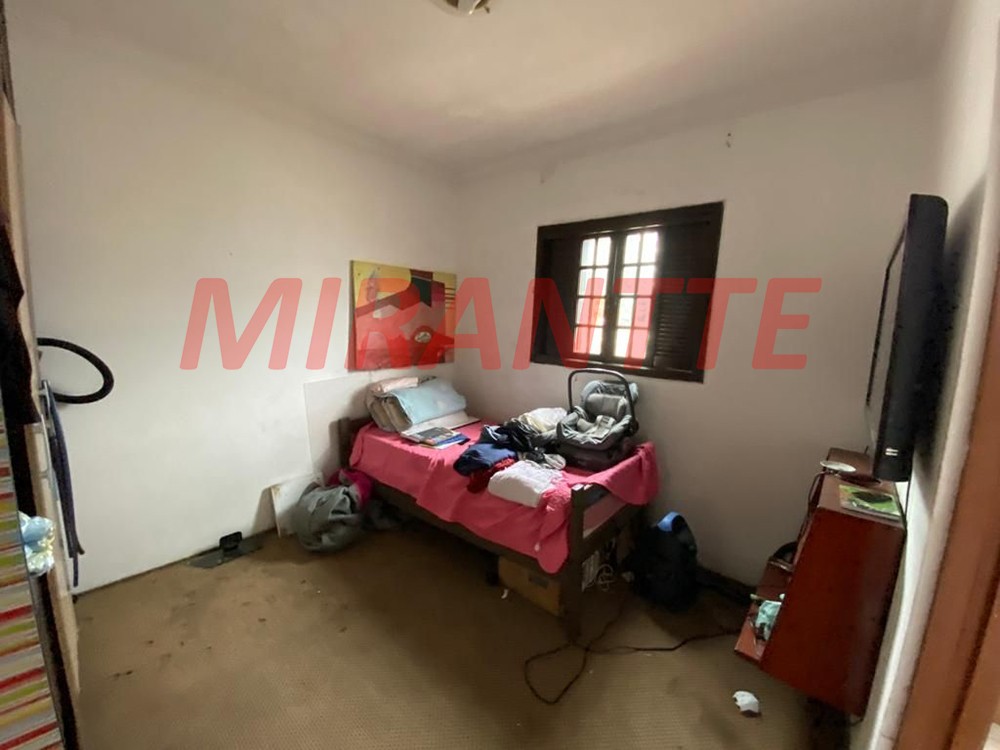 Sobrado de 68m² com 4 quartos em Vila Nova Galvão