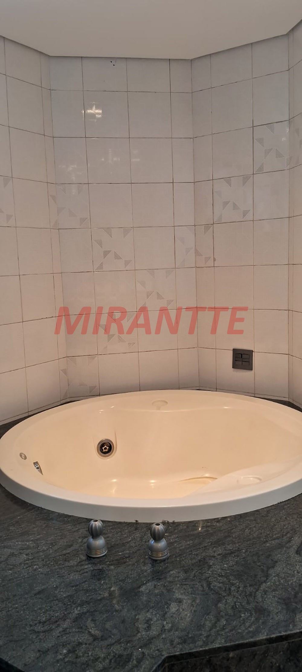 Apartamento de 210m² com 4 quartos em Santana