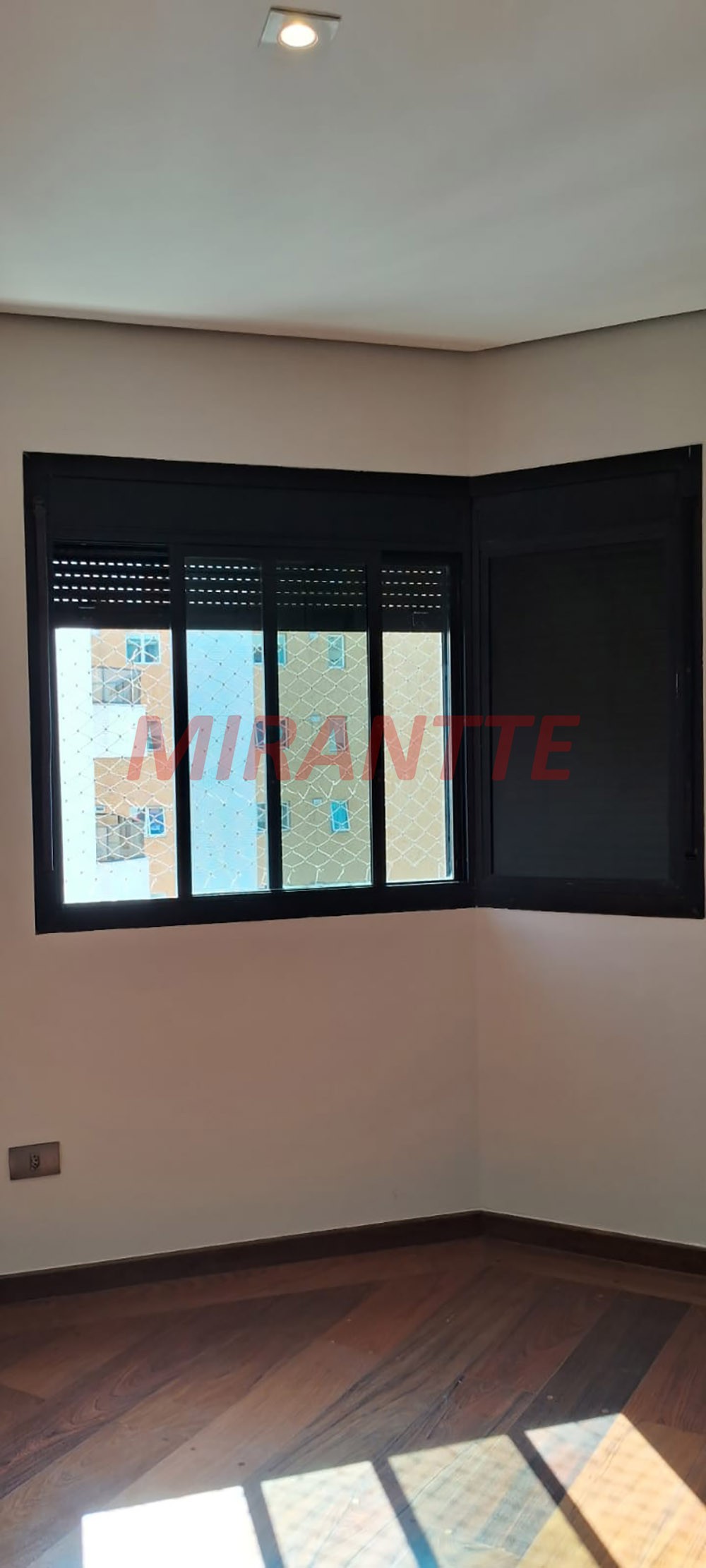 Apartamento de 210m² com 4 quartos em Santana