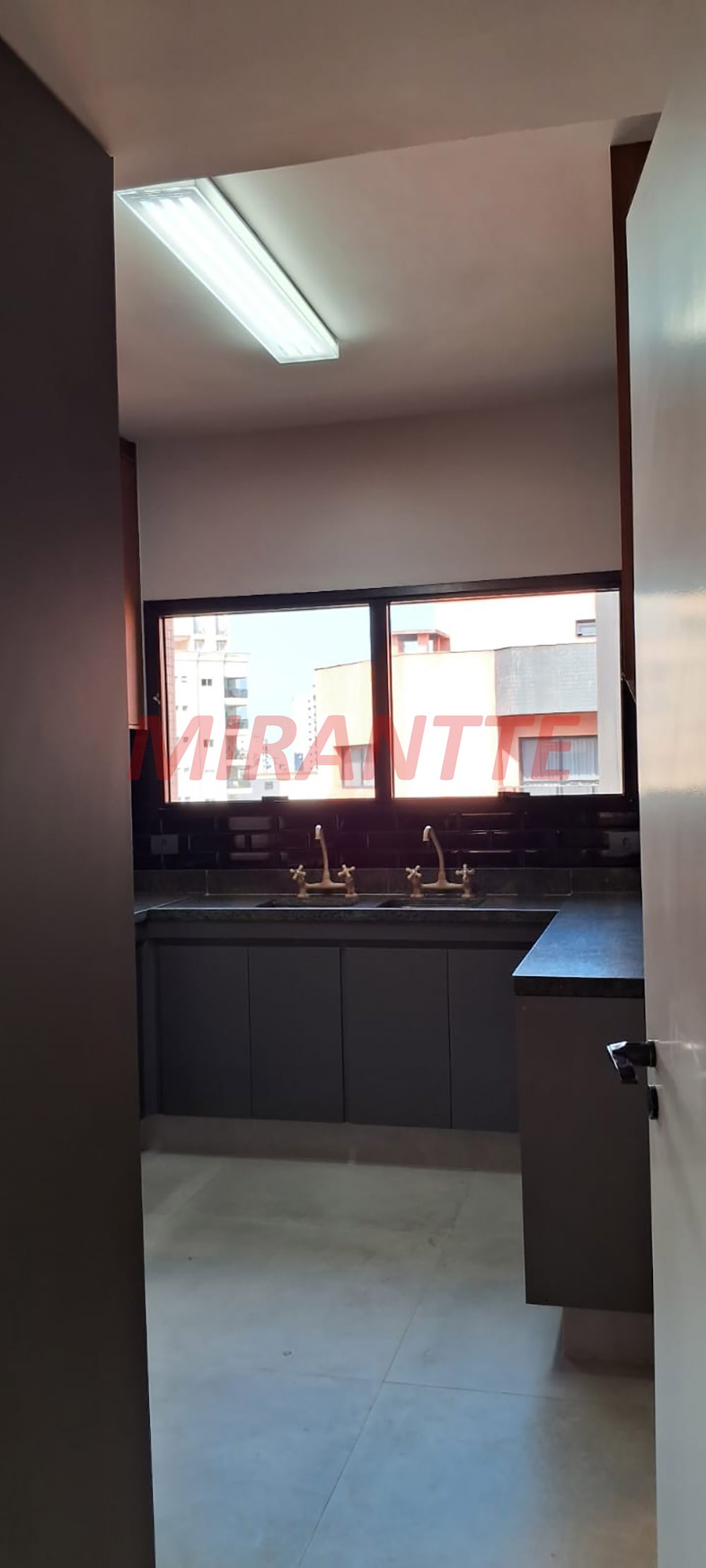 Apartamento de 210m² com 4 quartos em Santana
