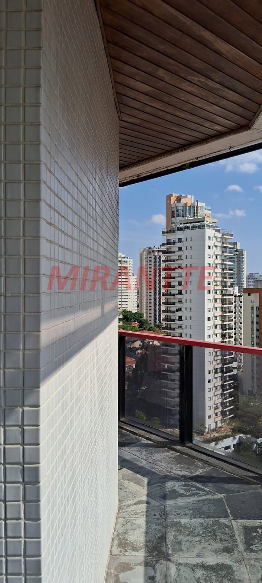 Apartamento de 210m² com 4 quartos em Santana