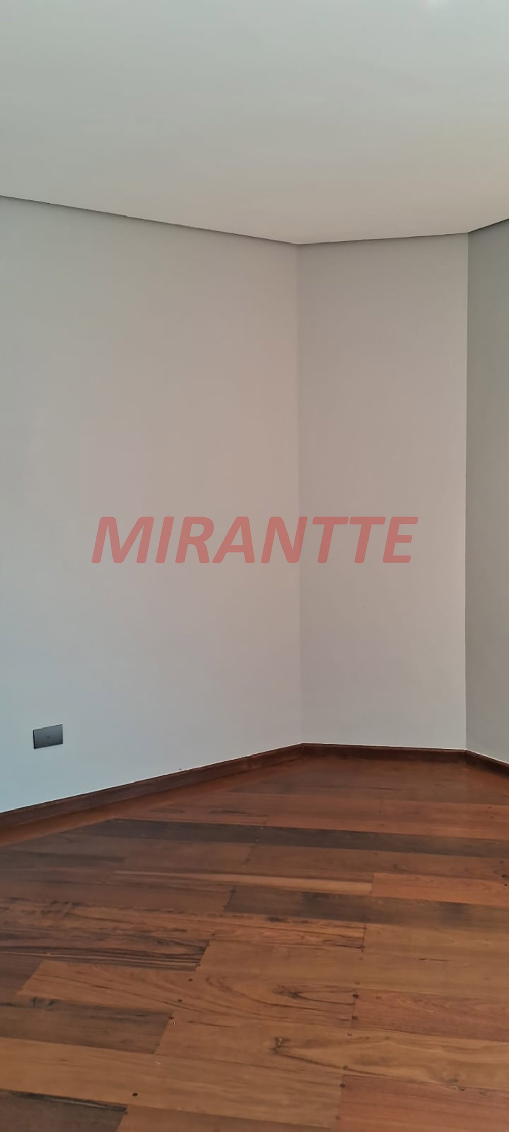 Apartamento de 210m² com 4 quartos em Santana