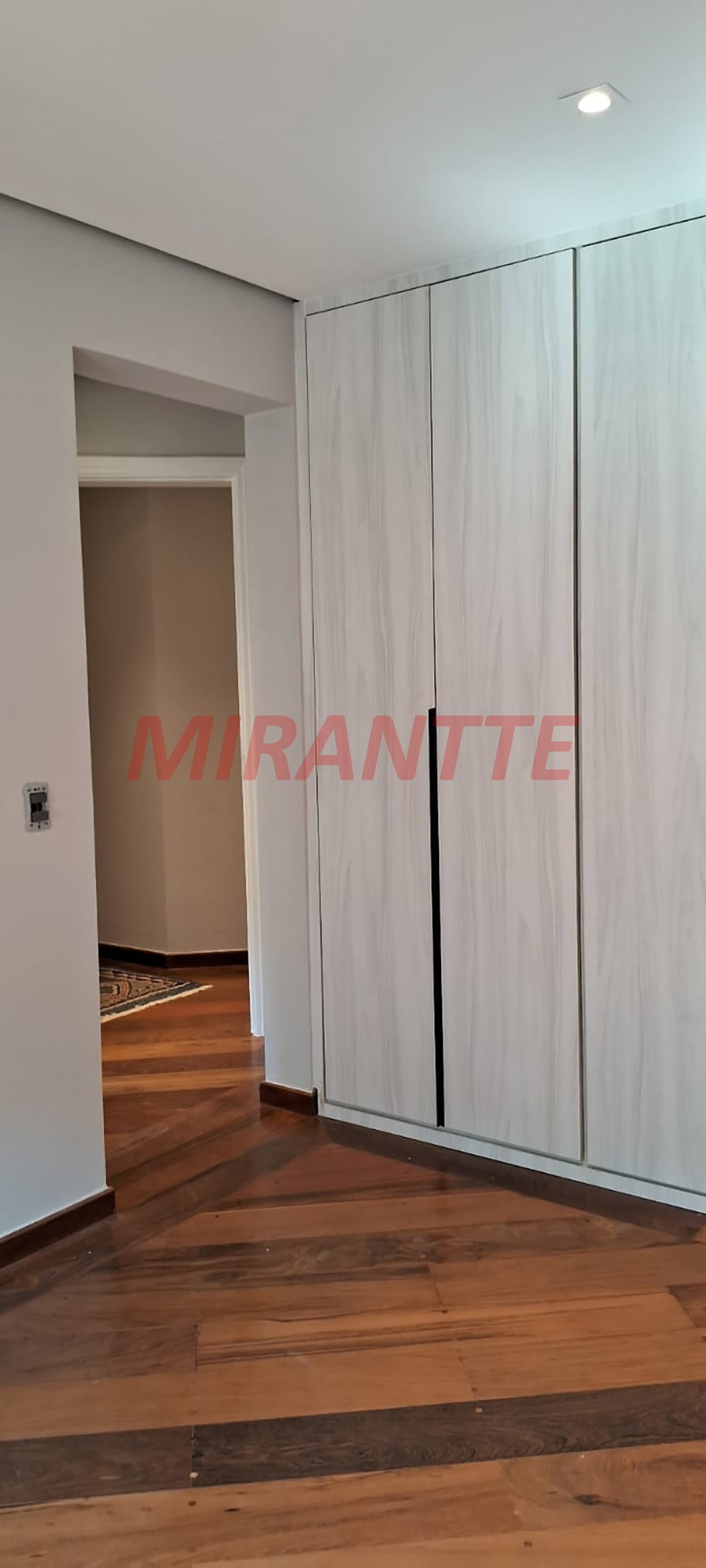 Apartamento de 210m² com 4 quartos em Santana