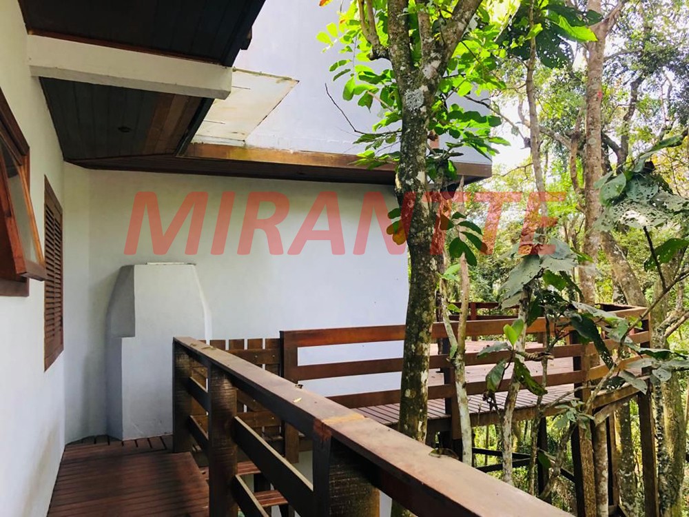 Sobrado de 355m² com 4 quartos em Serra Da Cantareira