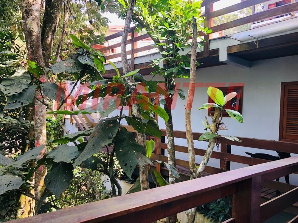 Sobrado de 355m² com 4 quartos em Serra Da Cantareira