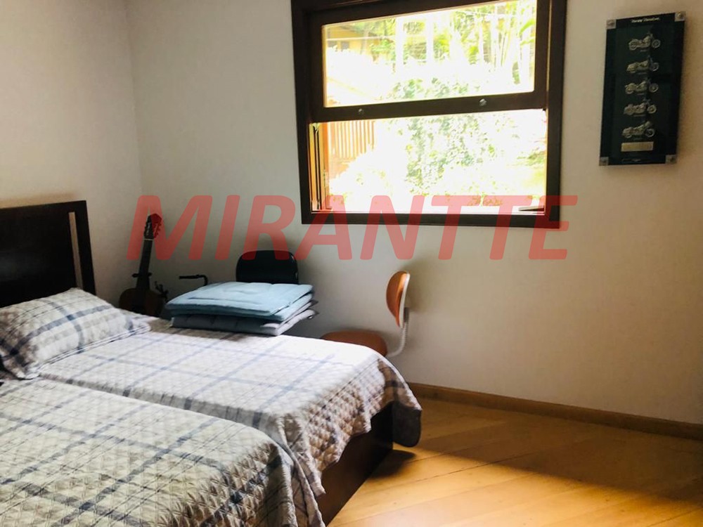 Sobrado de 355m² com 4 quartos em Serra Da Cantareira
