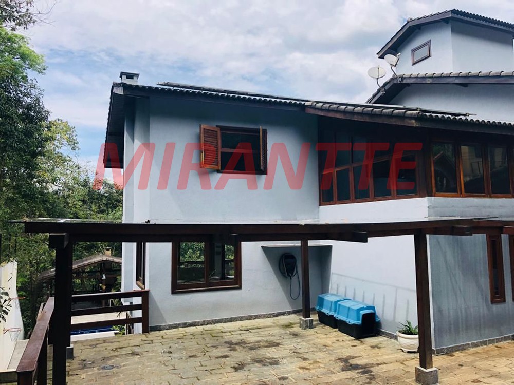 Sobrado de 355m² com 4 quartos em Serra Da Cantareira