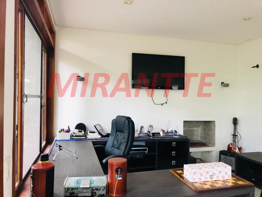Sobrado de 355m² com 4 quartos em Serra Da Cantareira