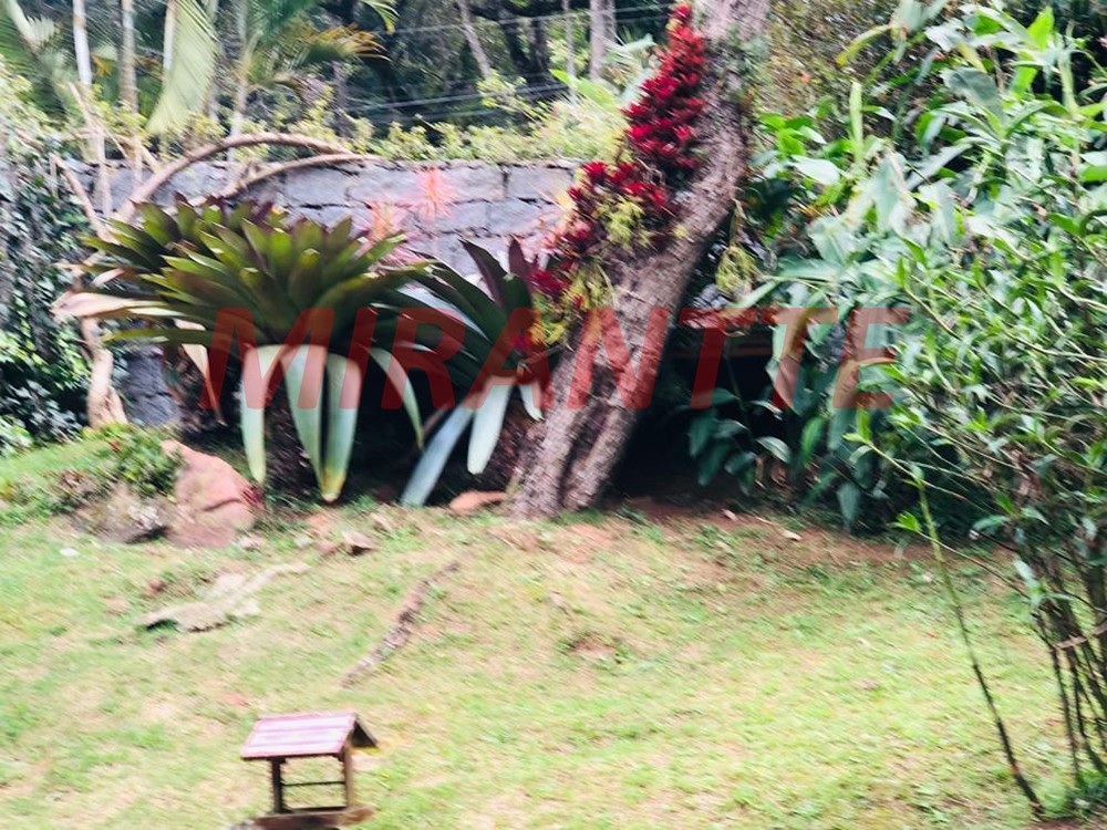 Sobrado de 355m² com 4 quartos em Serra Da Cantareira
