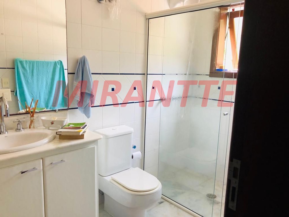 Sobrado de 355m² com 4 quartos em Serra Da Cantareira