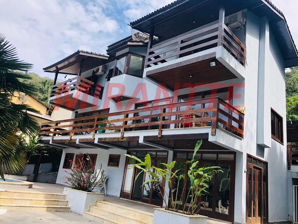 Sobrado de 355m² com 4 quartos em Serra Da Cantareira