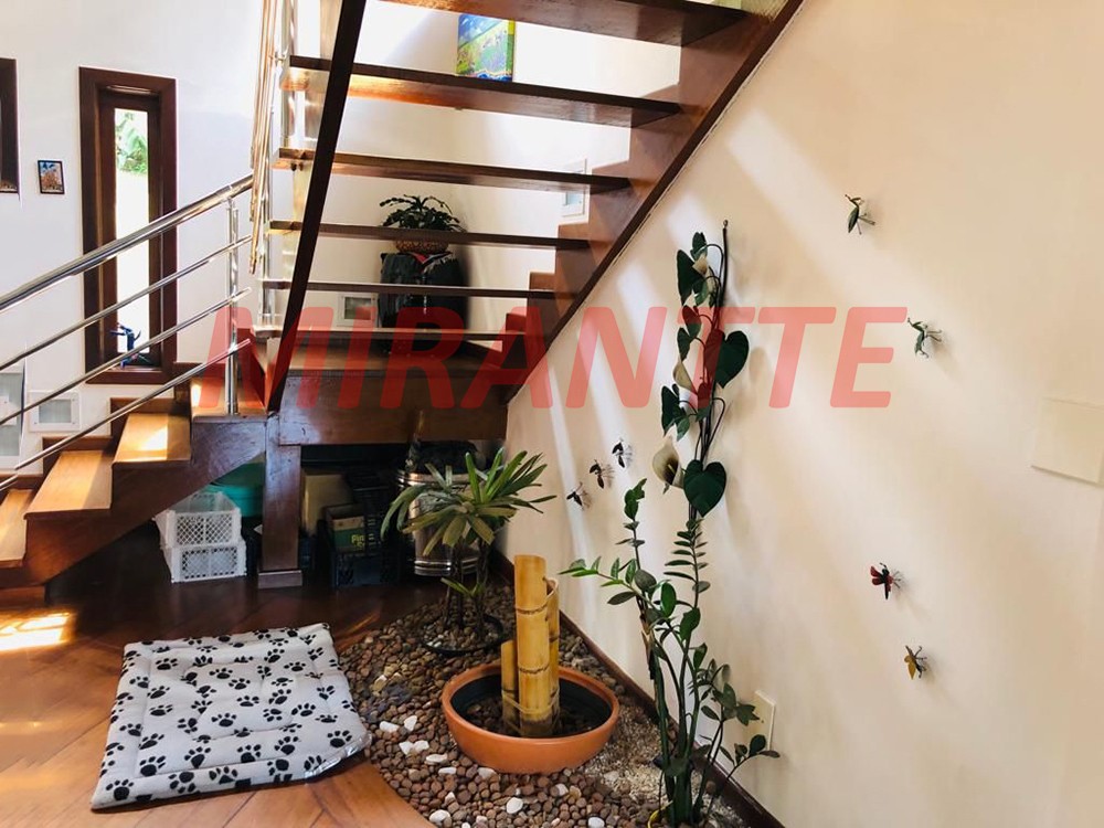 Sobrado de 355m² com 4 quartos em Serra Da Cantareira