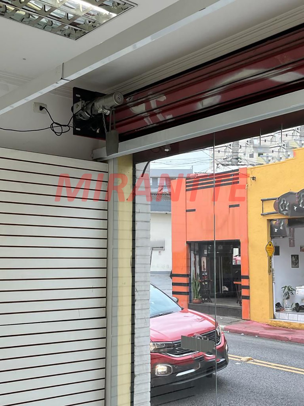 Comercial de 150m² em Vila Mazzei