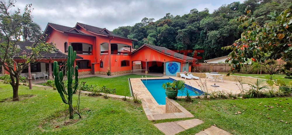 Cond. fechado de 800m² com 4 quartos em Serra Da Cantareira