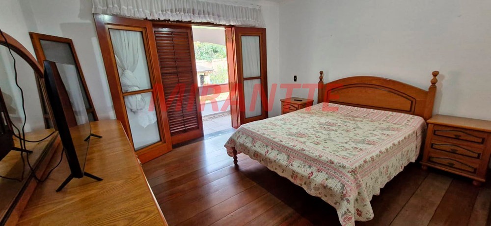 Cond. fechado de 800m² com 4 quartos em Serra Da Cantareira