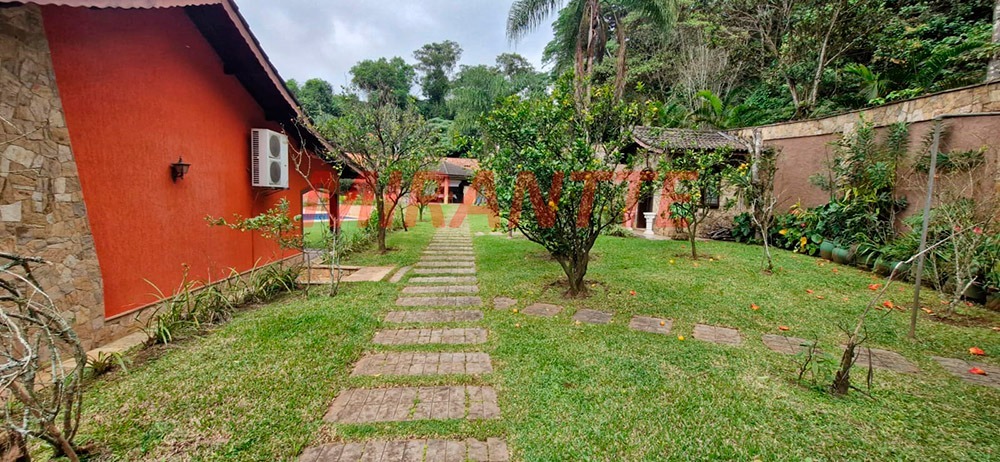 Cond. fechado de 800m² com 4 quartos em Serra Da Cantareira
