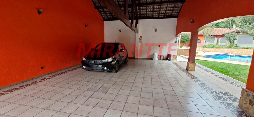Cond. fechado de 800m² com 4 quartos em Serra Da Cantareira