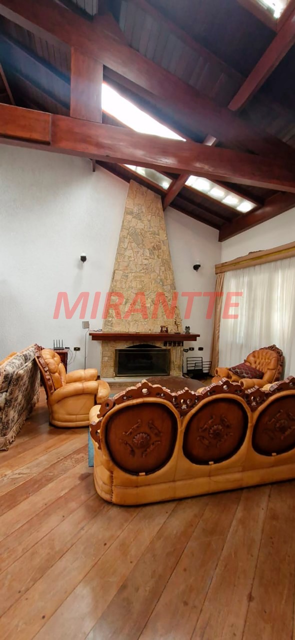 Cond. fechado de 800m² com 4 quartos em Serra Da Cantareira