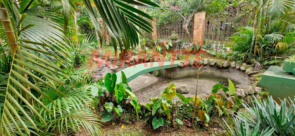 Cond. fechado de 800m² com 4 quartos em Serra Da Cantareira