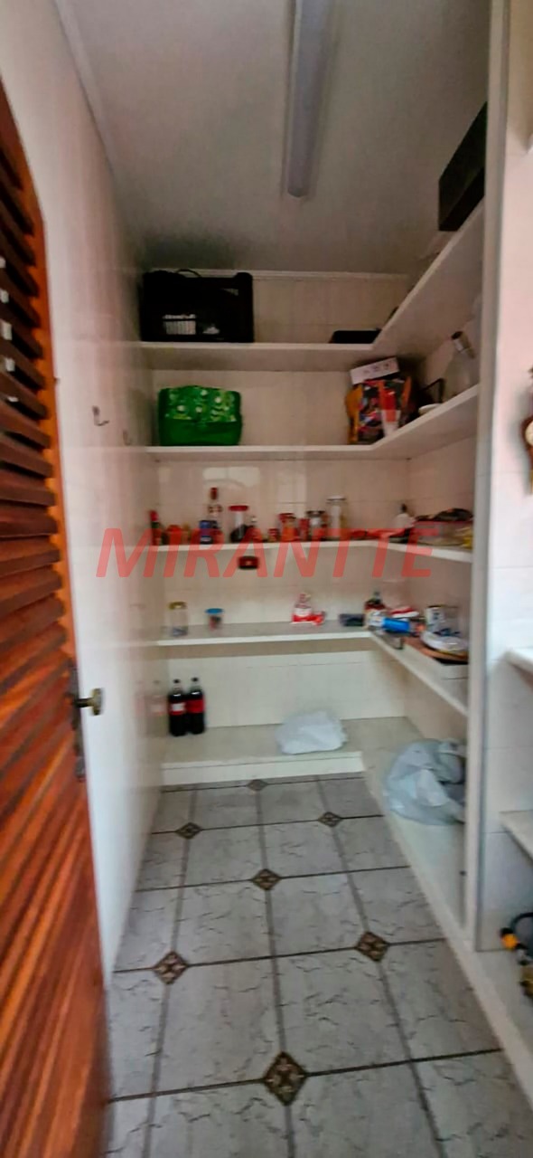 Cond. fechado de 800m² com 4 quartos em Serra Da Cantareira