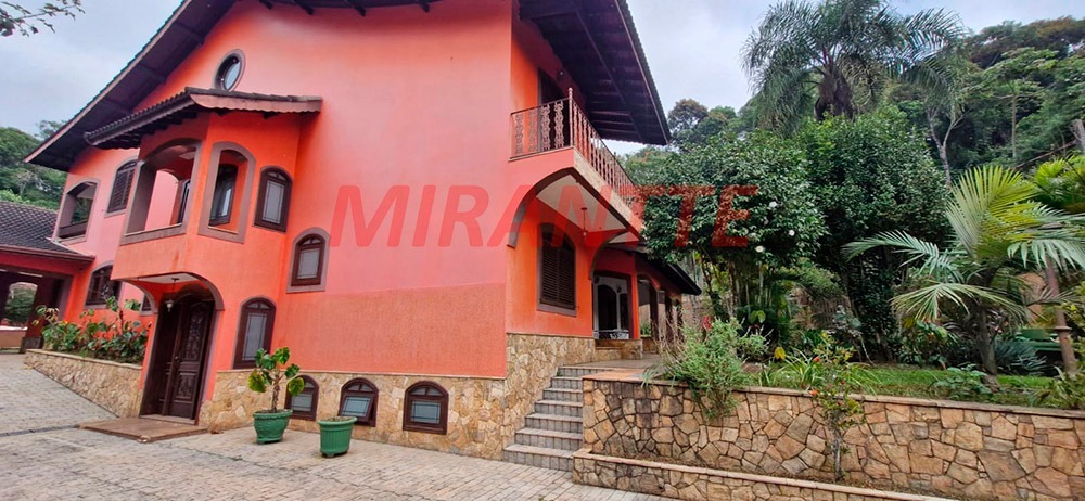 Cond. fechado de 800m² com 4 quartos em Serra Da Cantareira