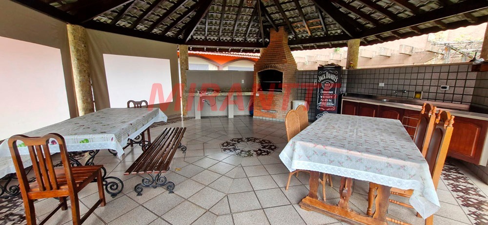 Cond. fechado de 800m² com 4 quartos em Serra Da Cantareira