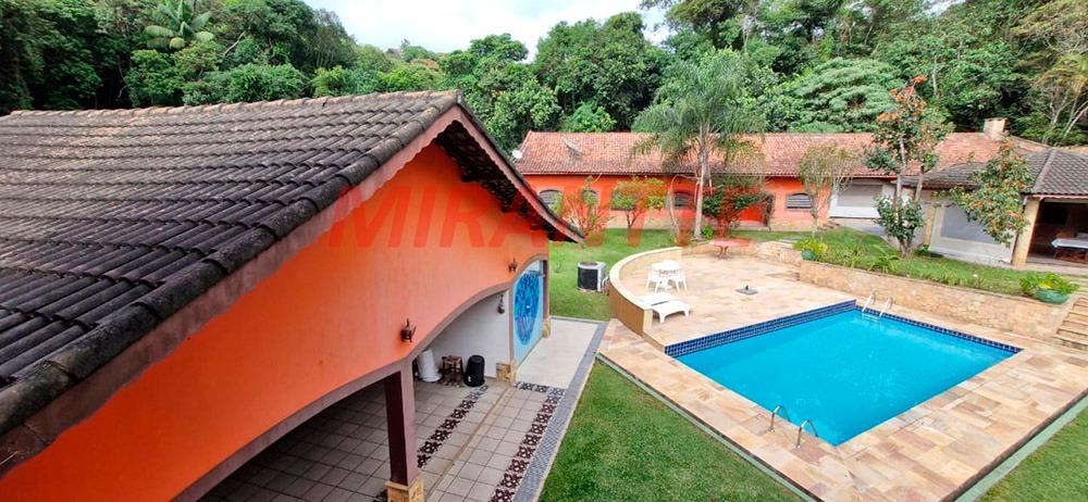 Cond. fechado de 800m² com 4 quartos em Serra Da Cantareira
