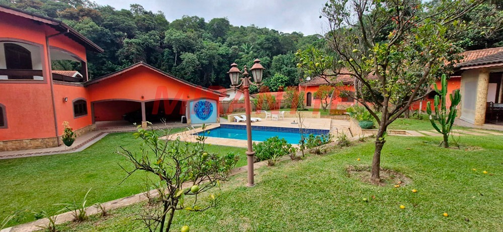 Cond. fechado de 800m² com 4 quartos em Serra Da Cantareira